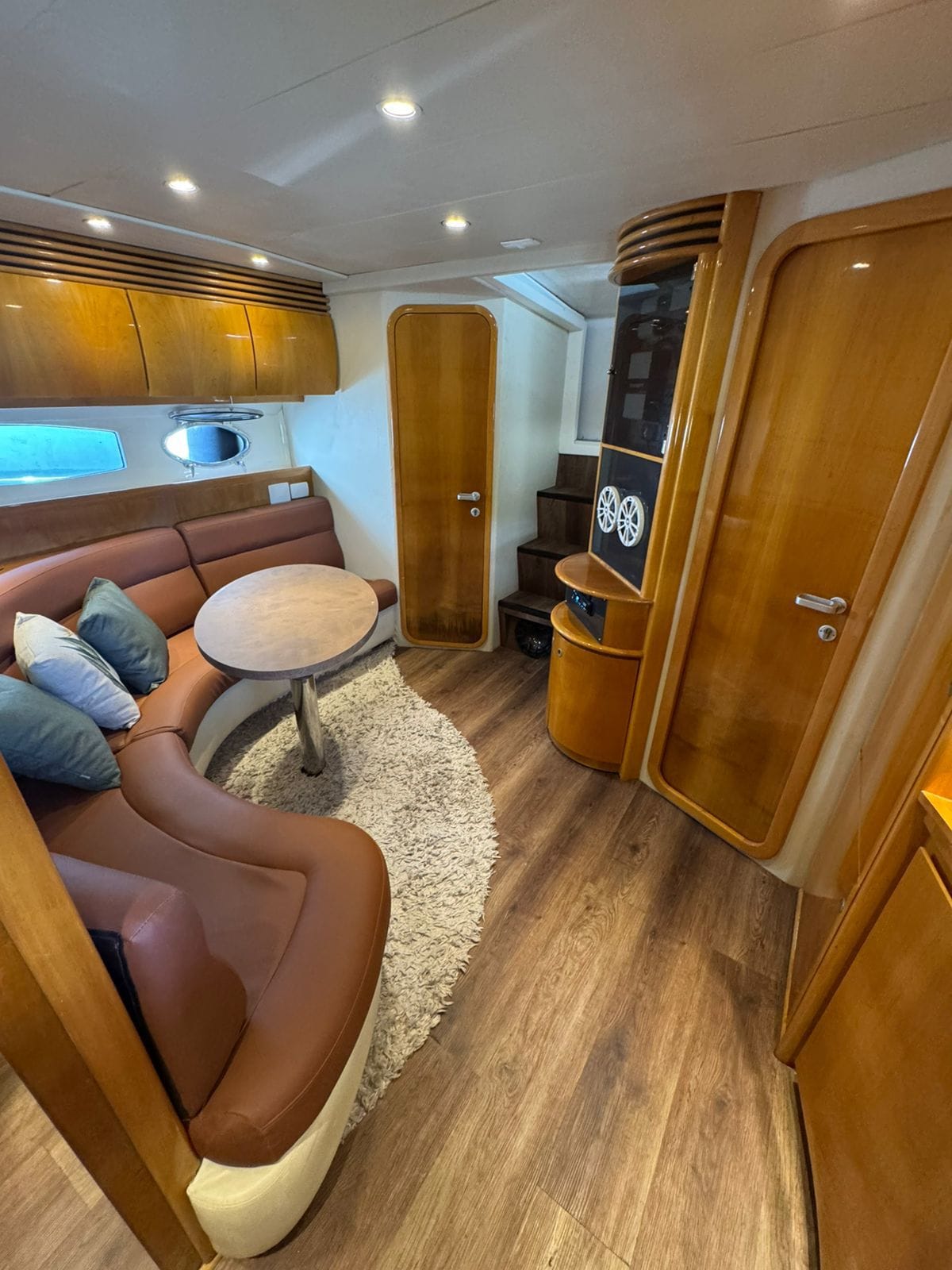 Lancha Pershing 46 – área de lazer – Iate Caixa D'Aço
