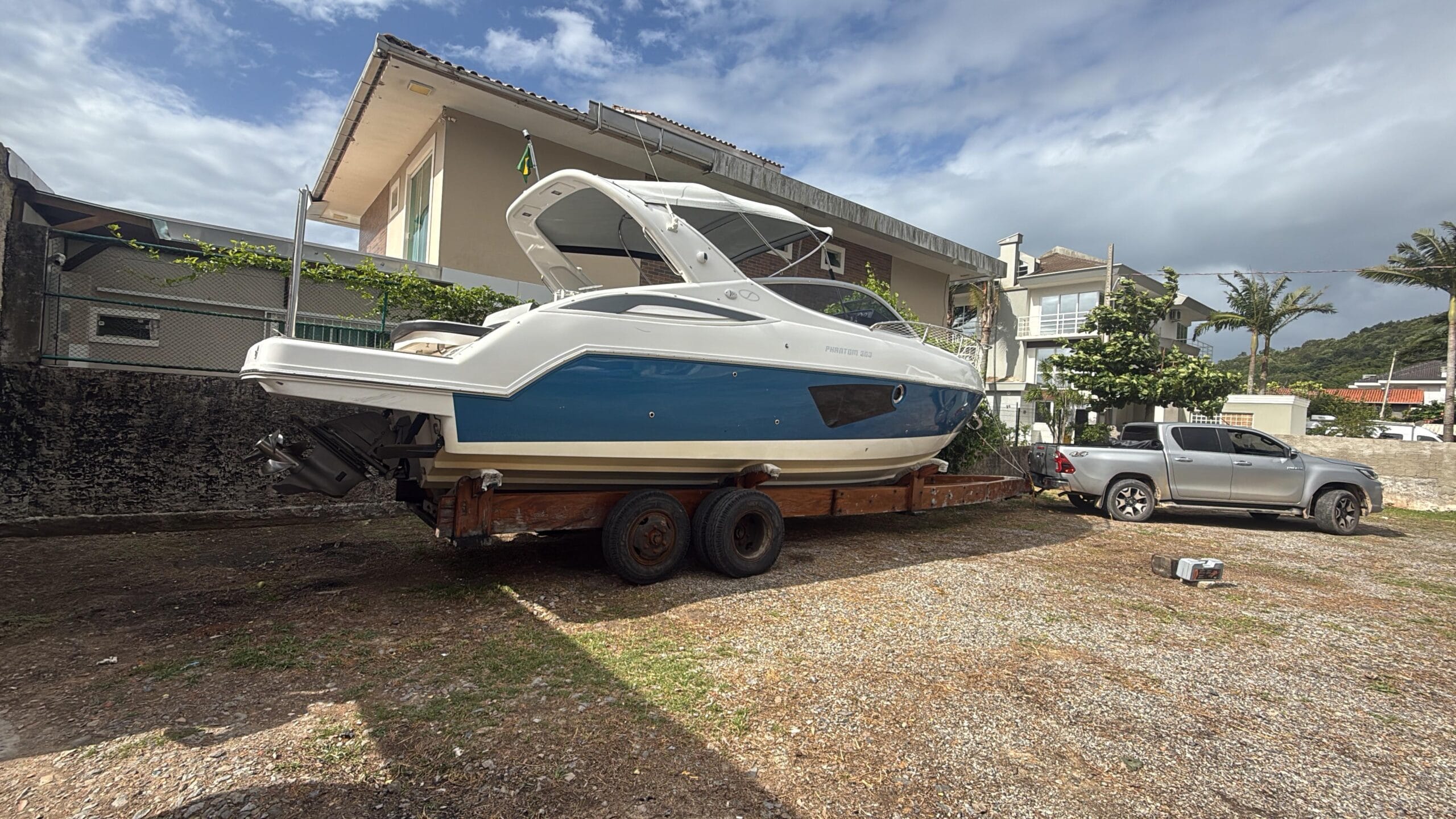 Lancha Phantom 30 – convés – Iate Caixa D'Aço