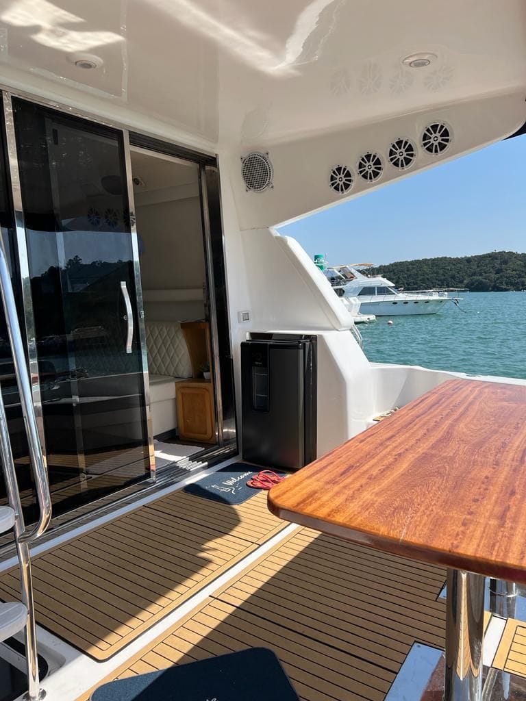 Lancha Rio Star 51 – área de lazer – Iate Caixa D'Aço